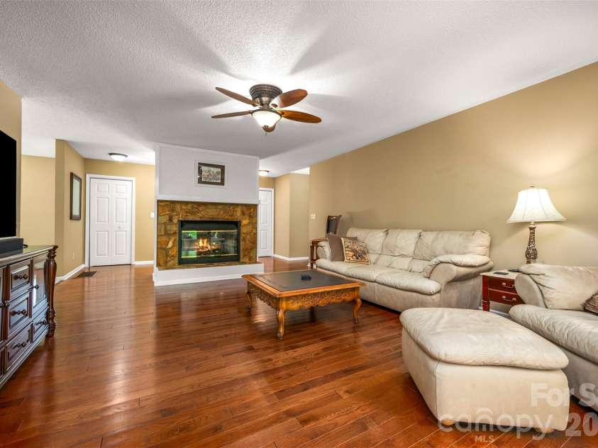 66 Oakwood Lane, Columbus, NC 28722.  MLS# CAR4381689, YatesRealty ID 26866. 