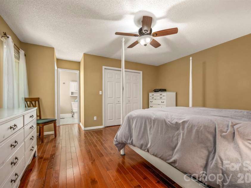 66 Oakwood Lane, Columbus, NC 28722.  MLS# CAR4381689, YatesRealty ID 26866. 