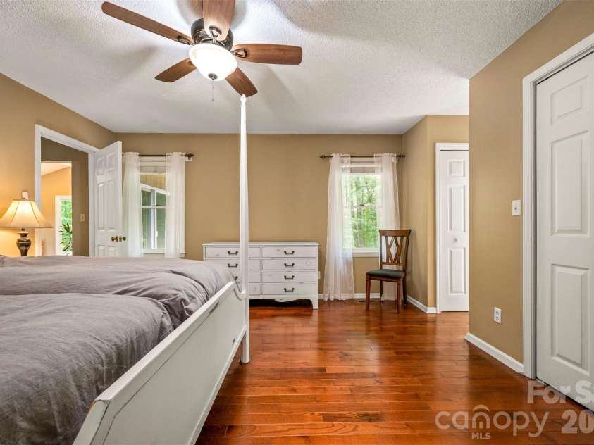 66 Oakwood Lane, Columbus, NC 28722.  MLS# CAR4381689, YatesRealty ID 26866. 