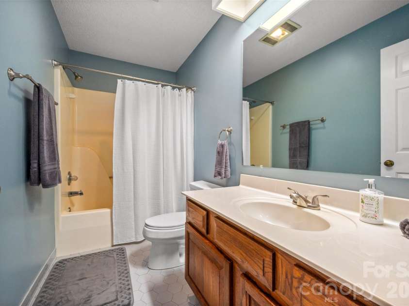 66 Oakwood Lane, Columbus, NC 28722.  MLS# CAR4381689, YatesRealty ID 26866. 