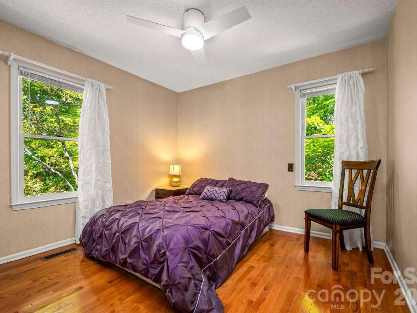 66 Oakwood Lane, Columbus, NC 28722.  MLS# CAR4381689, YatesRealty ID 26866. 