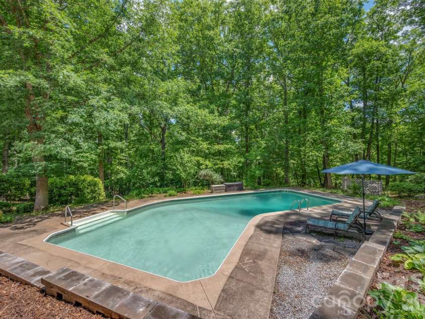 66 Oakwood Lane, Columbus, NC 28722.  MLS# CAR4381689, YatesRealty ID 26866. 