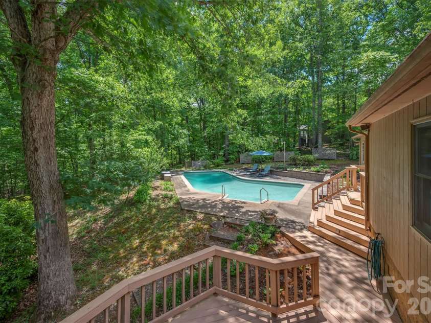 66 Oakwood Lane, Columbus, NC 28722.  MLS# CAR4381689, YatesRealty ID 26866. 