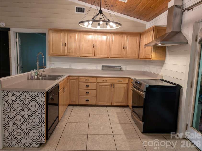 59 Ck Cabin Drive, Hot Springs, NC 28743.  MLS# CAR4385915, YatesRealty ID 26867. 