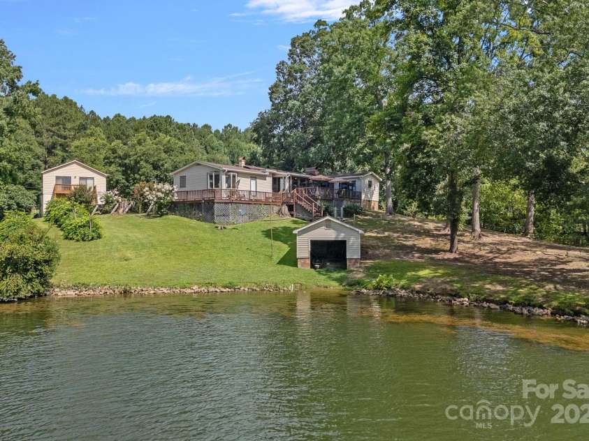 403 Nivens Cove Road, Mount Holly, NC 28120.  MLS# CAR4282822, YatesRealty ID 26868. 