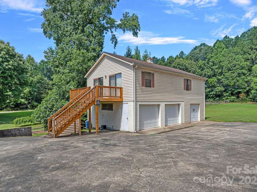 403 Nivens Cove Road, Mount Holly, NC 28120.  MLS# CAR4282822, YatesRealty ID 26868. 