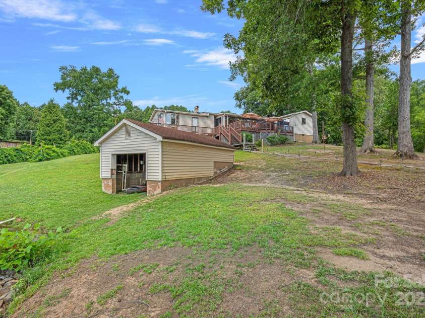 403 Nivens Cove Road, Mount Holly, NC 28120.  MLS# CAR4282822, YatesRealty ID 26868. 