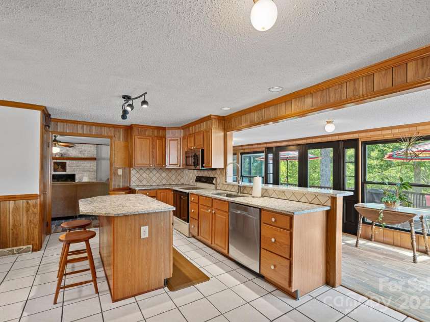 403 Nivens Cove Road, Mount Holly, NC 28120.  MLS# CAR4282822, YatesRealty ID 26868. 