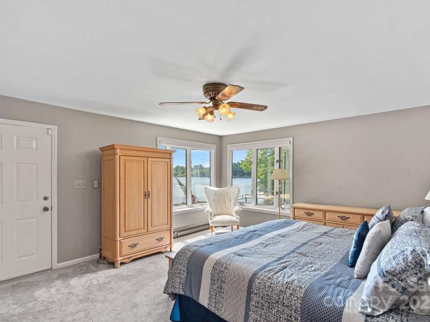 403 Nivens Cove Road, Mount Holly, NC 28120.  MLS# CAR4282822, YatesRealty ID 26868. 