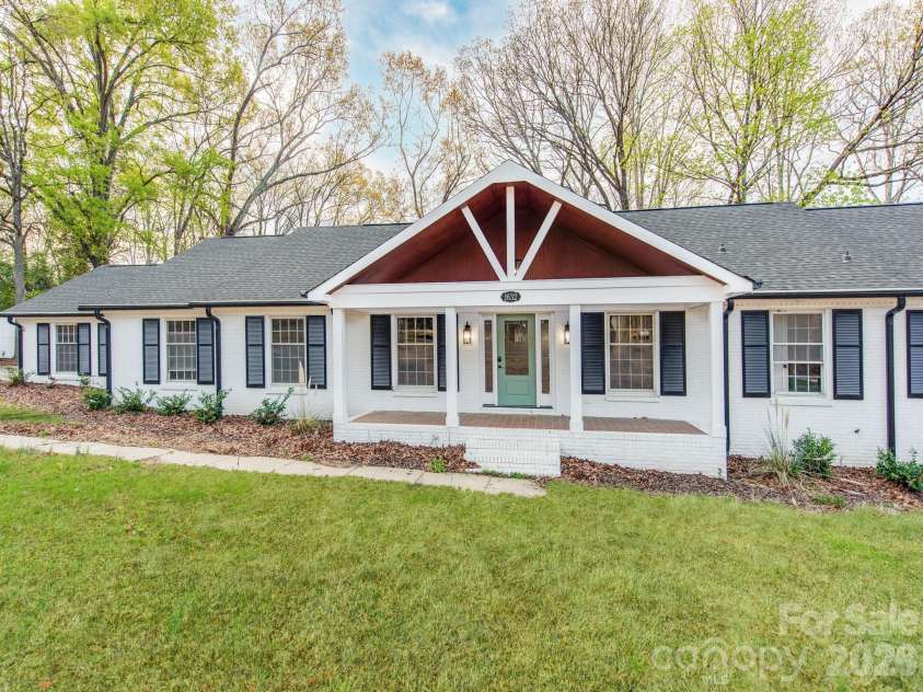 1632 Burtonwood Circle, Charlotte, NC 28212.  MLS# CAR4360876, YatesRealty ID 26869. 