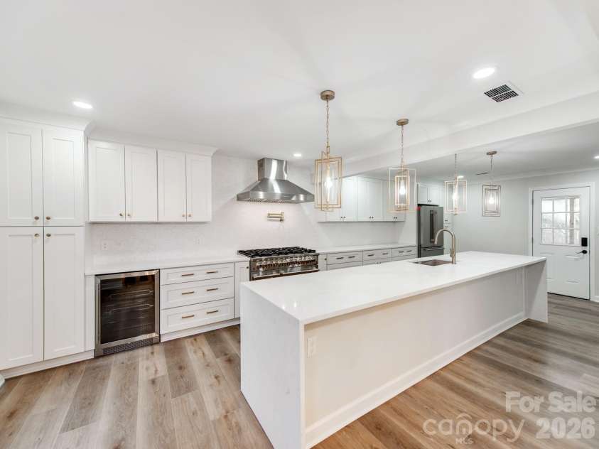 1632 Burtonwood Circle, Charlotte, NC 28212.  MLS# CAR4360876, YatesRealty ID 26869. 