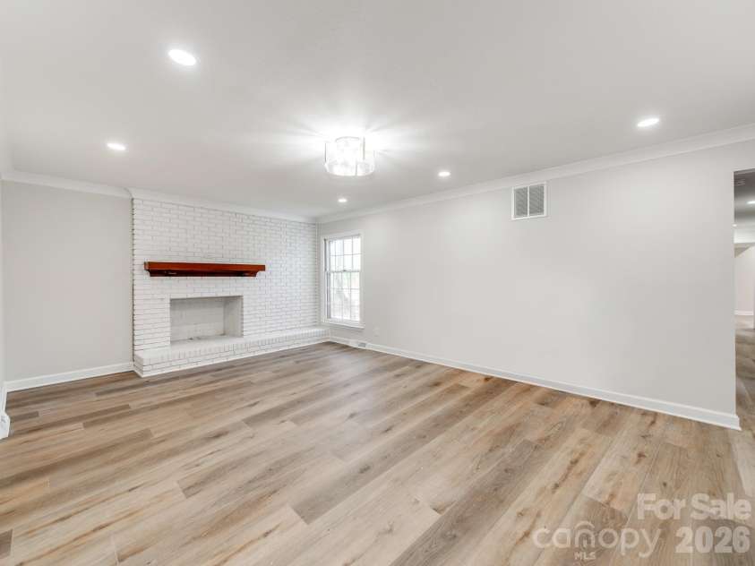 1632 Burtonwood Circle, Charlotte, NC 28212.  MLS# CAR4360876, YatesRealty ID 26869. 