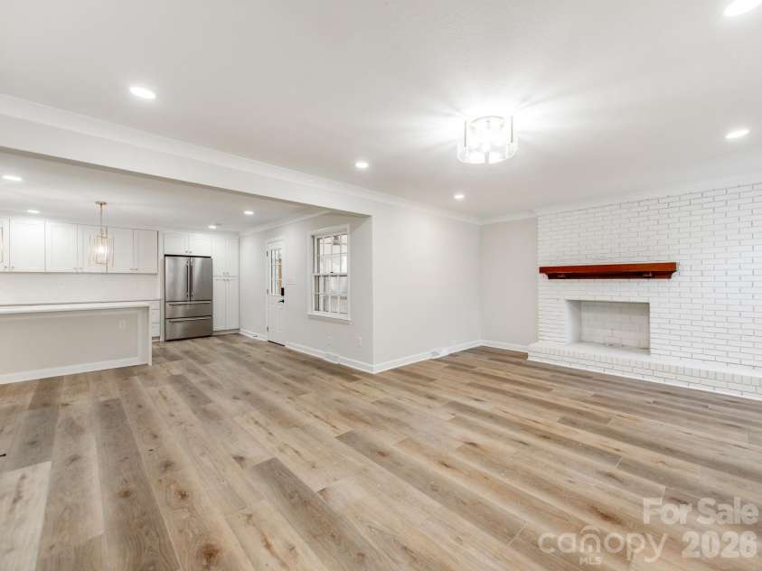 1632 Burtonwood Circle, Charlotte, NC 28212.  MLS# CAR4360876, YatesRealty ID 26869. 