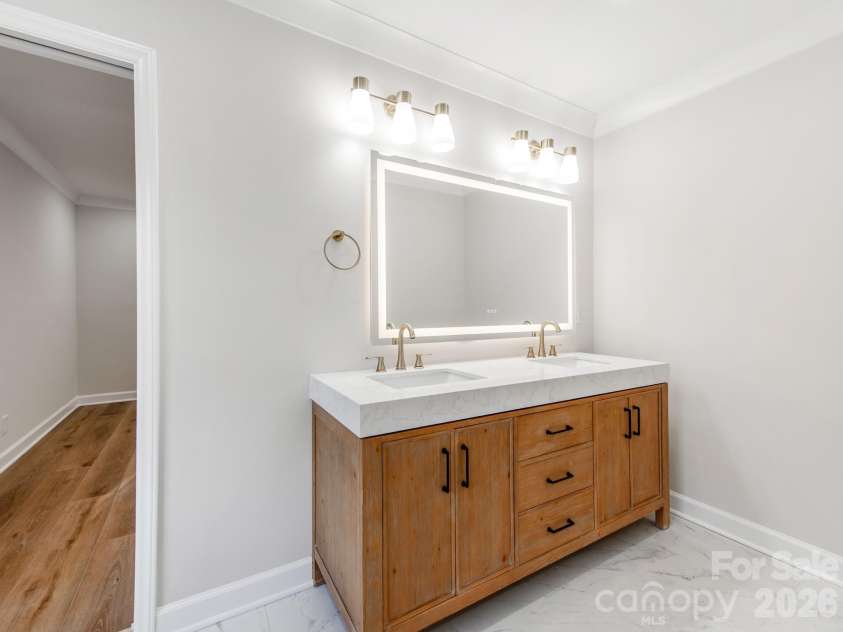 1632 Burtonwood Circle, Charlotte, NC 28212.  MLS# CAR4360876, YatesRealty ID 26869. 