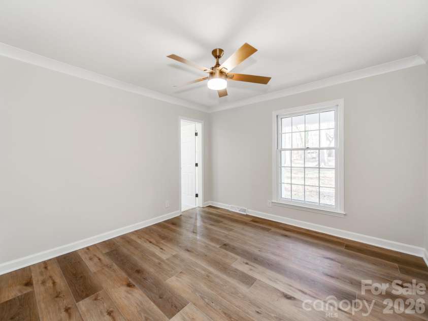 1632 Burtonwood Circle, Charlotte, NC 28212.  MLS# CAR4360876, YatesRealty ID 26869. 