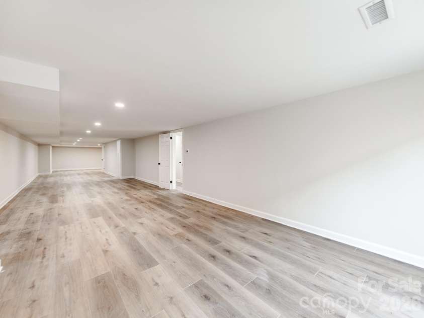 1632 Burtonwood Circle, Charlotte, NC 28212.  MLS# CAR4360876, YatesRealty ID 26869. 