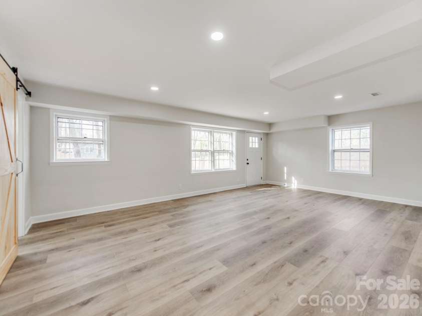 1632 Burtonwood Circle, Charlotte, NC 28212.  MLS# CAR4360876, YatesRealty ID 26869. 