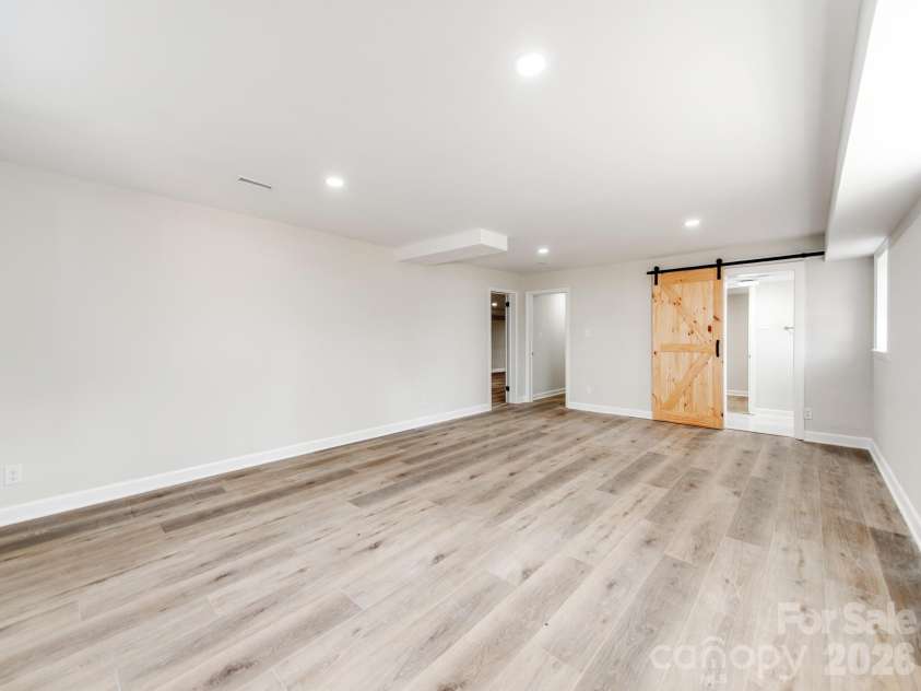 1632 Burtonwood Circle, Charlotte, NC 28212.  MLS# CAR4360876, YatesRealty ID 26869. 