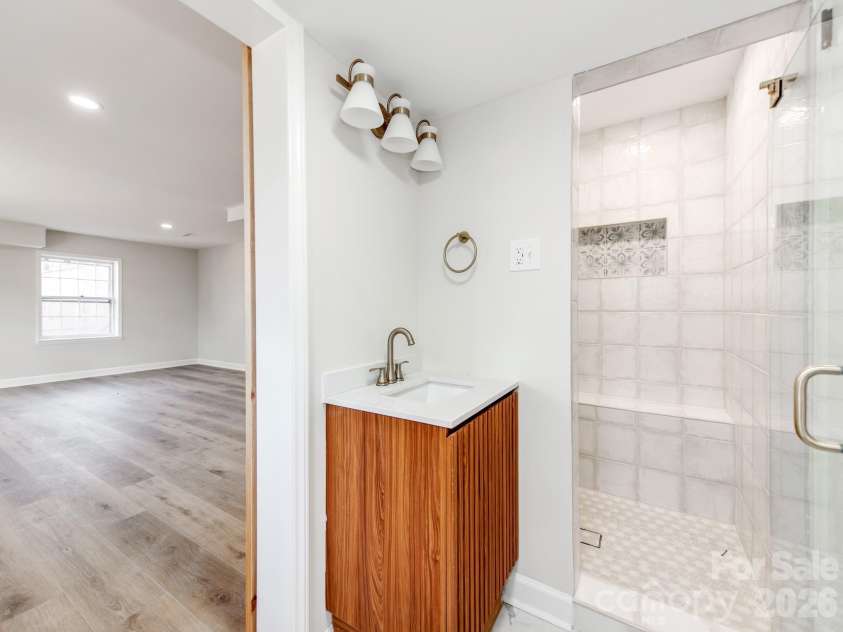 1632 Burtonwood Circle, Charlotte, NC 28212.  MLS# CAR4360876, YatesRealty ID 26869. 