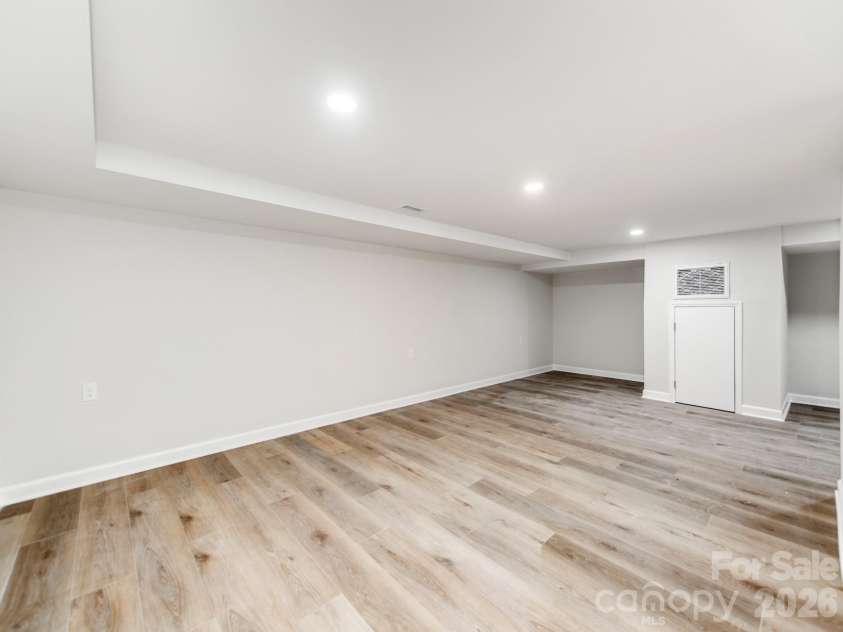 1632 Burtonwood Circle, Charlotte, NC 28212.  MLS# CAR4360876, YatesRealty ID 26869. 
