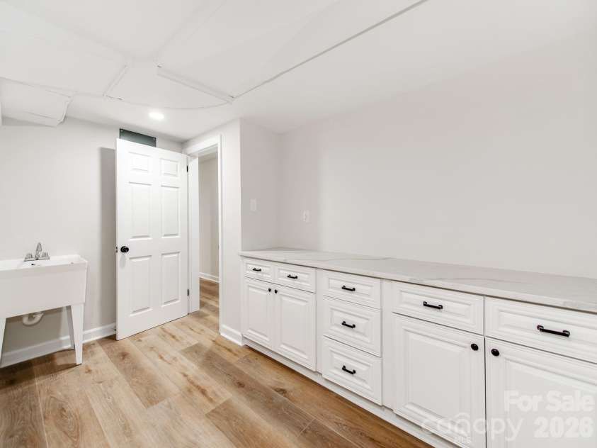 1632 Burtonwood Circle, Charlotte, NC 28212.  MLS# CAR4360876, YatesRealty ID 26869. 