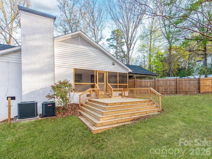 1632 Burtonwood Circle, Charlotte, NC 28212.  MLS# CAR4360876, YatesRealty ID 26869. 
