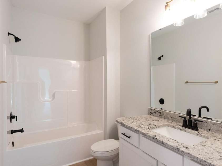 3046 Meadowcrest Drive, Clover, SC 29710.  MLS# CAR4327029, YatesRealty ID 2687. Upstairs Bath