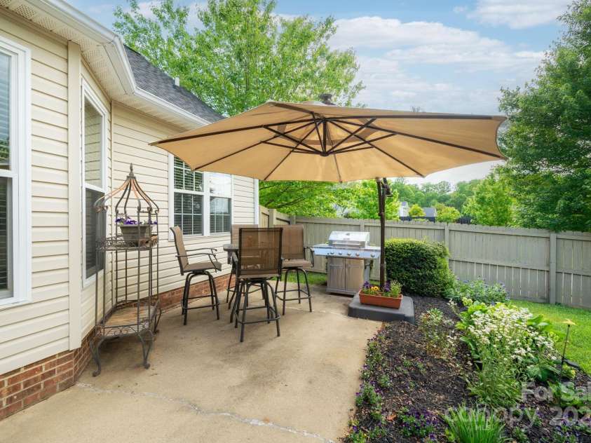 102 Farm Creek Drive, Asheville, NC 28806.  MLS# CAR4253472, YatesRealty ID 26871. 