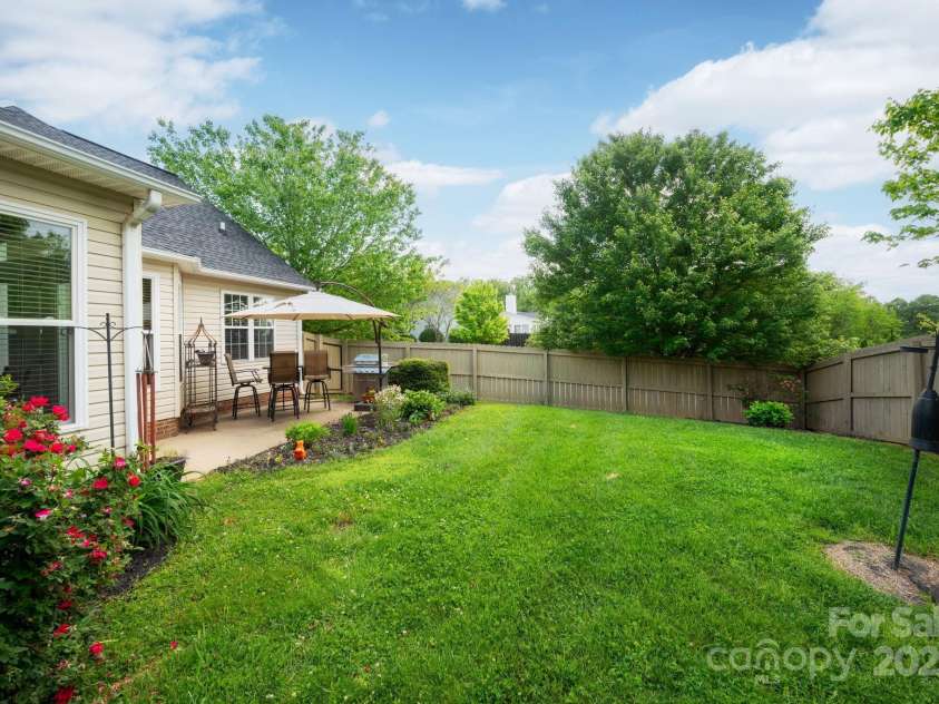 102 Farm Creek Drive, Asheville, NC 28806.  MLS# CAR4253472, YatesRealty ID 26871. 