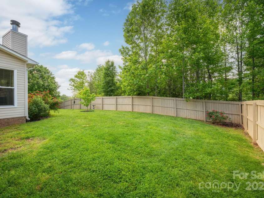 102 Farm Creek Drive, Asheville, NC 28806.  MLS# CAR4253472, YatesRealty ID 26871. 