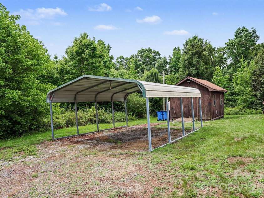 10882 Bowman Barrier Road, Mount Pleasant, NC 28124.  MLS# CAR4386559, YatesRealty ID 26872. 