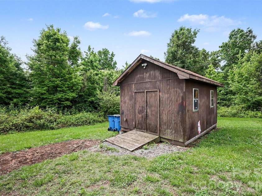 10882 Bowman Barrier Road, Mount Pleasant, NC 28124.  MLS# CAR4386559, YatesRealty ID 26872. 