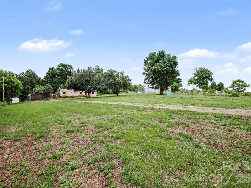 10882 Bowman Barrier Road, Mount Pleasant, NC 28124.  MLS# CAR4386559, YatesRealty ID 26872. 