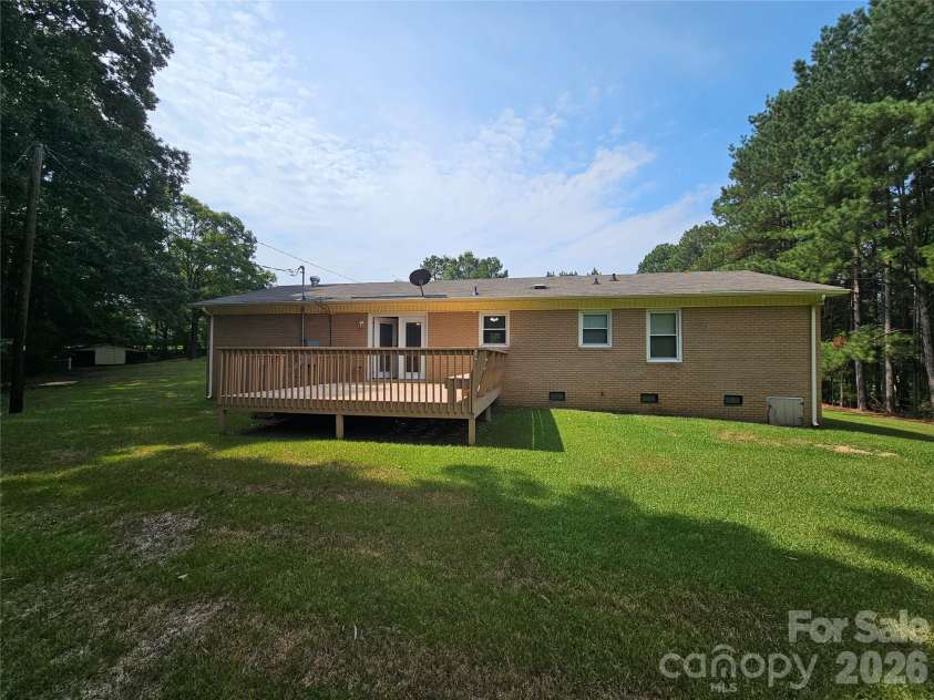 2086 Knight Road, Lancaster, SC 29720.  MLS# CAR4387842, YatesRealty ID 26874. 