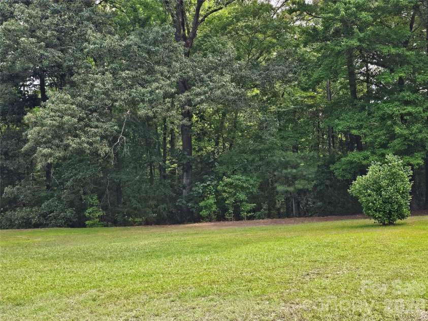 2086 Knight Road, Lancaster, SC 29720.  MLS# CAR4387842, YatesRealty ID 26874. 
