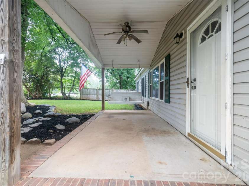 3902 Sharyn Drive, Charlotte, NC 28214.  MLS# CAR4386777, YatesRealty ID 26875. 