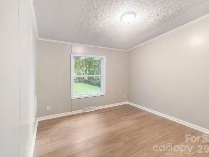3902 Sharyn Drive, Charlotte, NC 28214.  MLS# CAR4386777, YatesRealty ID 26875. 