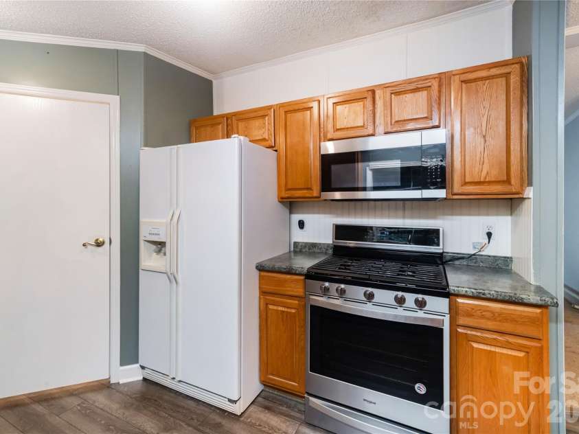 3902 Sharyn Drive, Charlotte, NC 28214.  MLS# CAR4386777, YatesRealty ID 26875. 