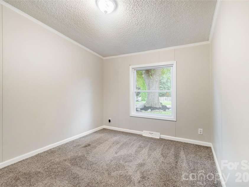 3902 Sharyn Drive, Charlotte, NC 28214.  MLS# CAR4386777, YatesRealty ID 26875. 