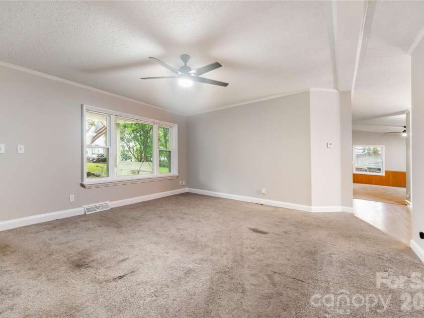 3902 Sharyn Drive, Charlotte, NC 28214.  MLS# CAR4386777, YatesRealty ID 26875. 
