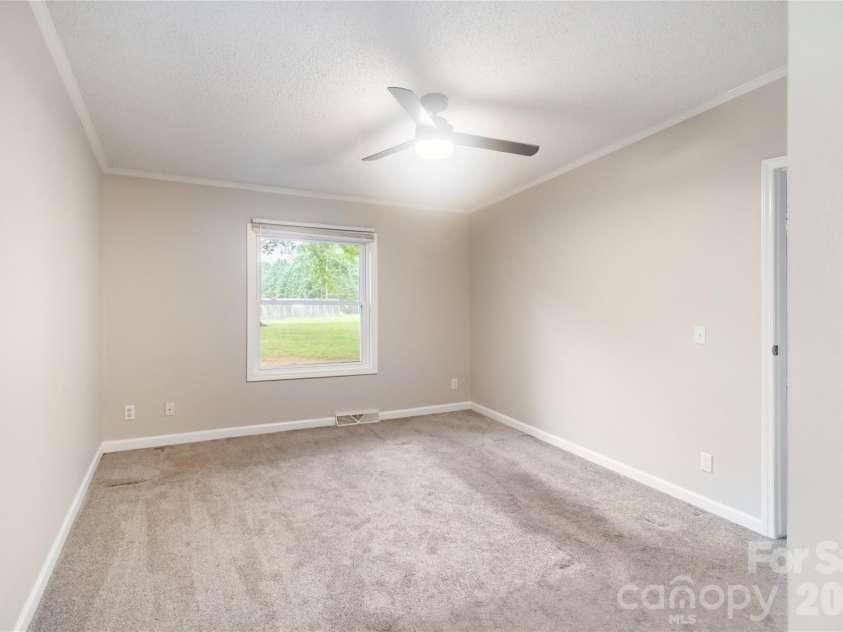 3902 Sharyn Drive, Charlotte, NC 28214.  MLS# CAR4386777, YatesRealty ID 26875. 