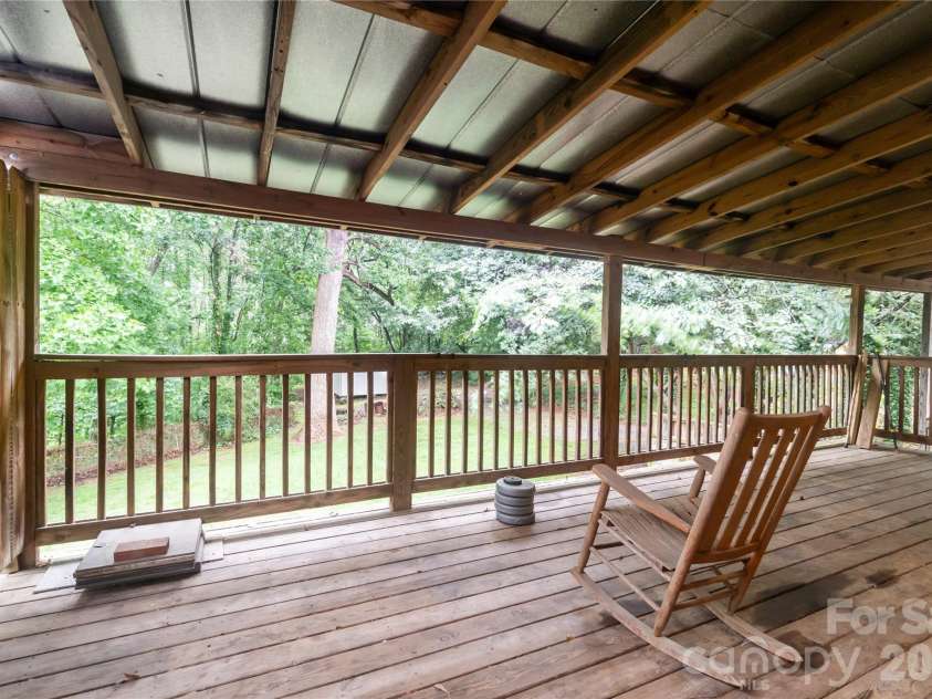 3902 Sharyn Drive, Charlotte, NC 28214.  MLS# CAR4386777, YatesRealty ID 26875. 