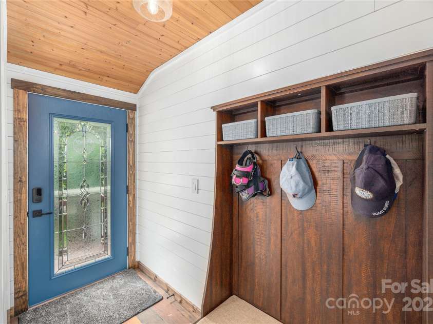 477 Locust Drive, Maggie Valley, NC 28751.  MLS# CAR4276263, YatesRealty ID 26875. 