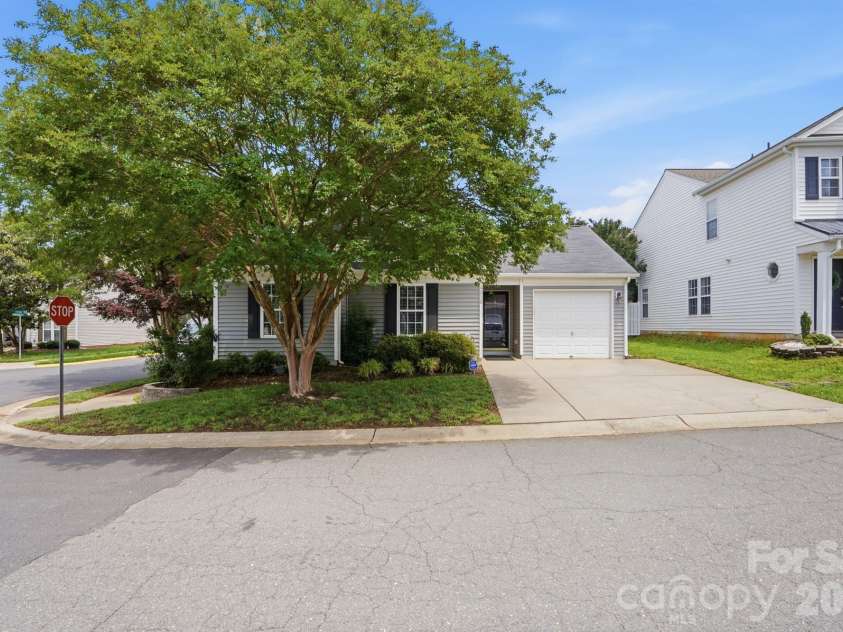 4225 Hogan Lane, Fort Mill, SC 29707.  MLS# CAR4385941, YatesRealty ID 26876. 