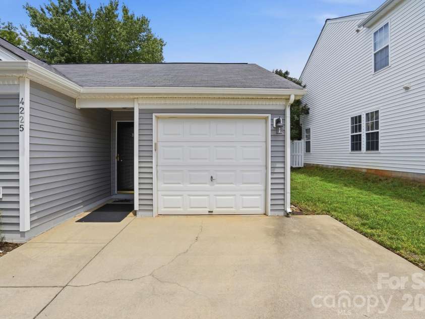 4225 Hogan Lane, Fort Mill, SC 29707.  MLS# CAR4385941, YatesRealty ID 26876. 