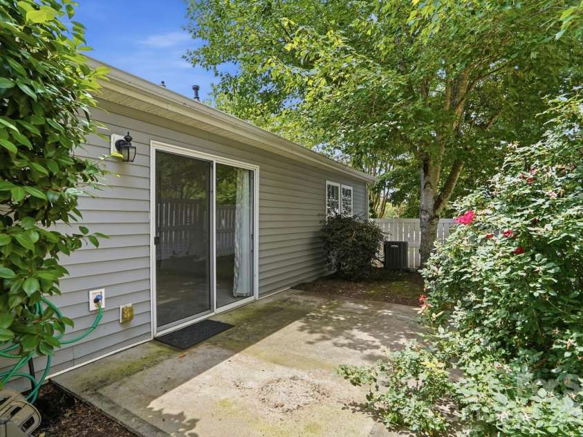4225 Hogan Lane, Fort Mill, SC 29707.  MLS# CAR4385941, YatesRealty ID 26876. 