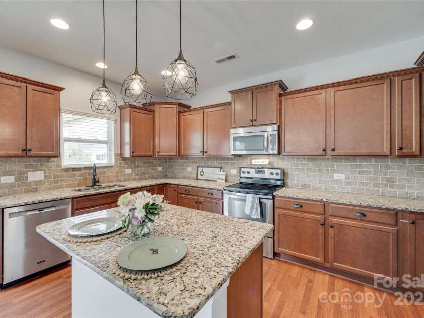 1412 Afternoon Sun Road, Matthews, NC 28104.  MLS# CAR4259106, YatesRealty ID 26877. Kitchen