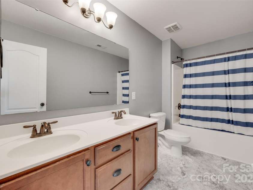 1412 Afternoon Sun Road, Matthews, NC 28104.  MLS# CAR4259106, YatesRealty ID 26877. Upstairs Full Bath