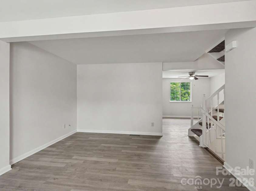9416 Lexington Circle, Charlotte, NC 28213.  MLS# CAR4383510, YatesRealty ID 26877. 