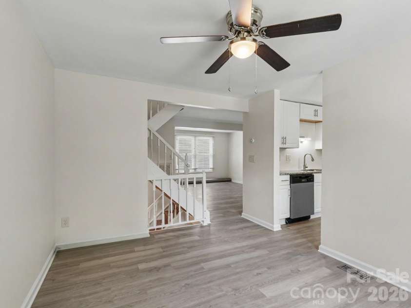 9416 Lexington Circle, Charlotte, NC 28213.  MLS# CAR4383510, YatesRealty ID 26877. 